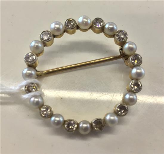 Gold, diamond and pearl circle brooch